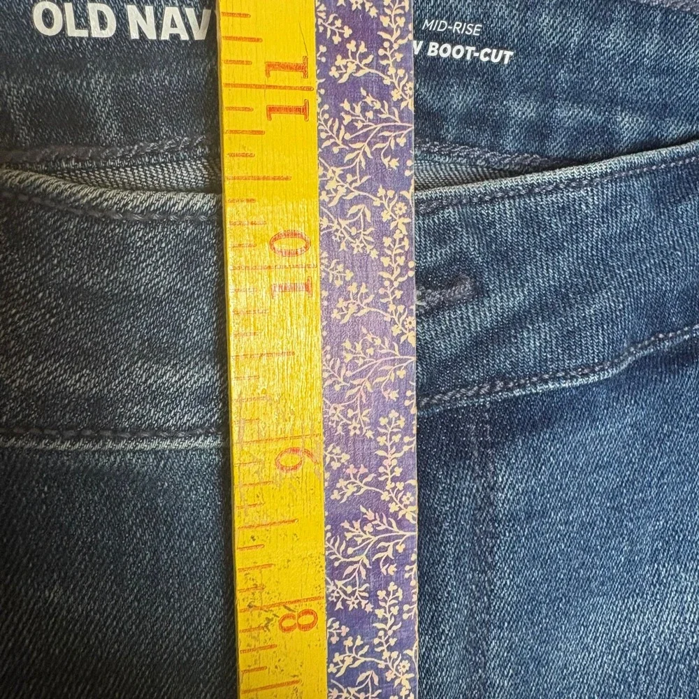 Old Navy Mid Rise Wow‎ Boot-Cut Jeans Womens 14 Medium Wash Blue Stretch Denim